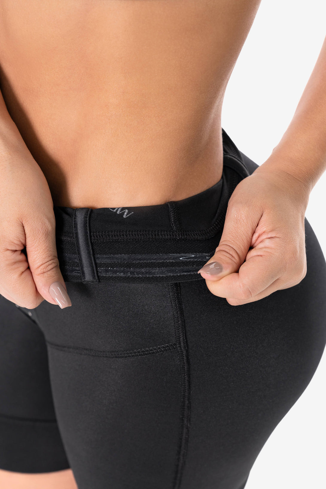 Short de Control Semi Reloj de Arena en Bidireccional con Cola Invisible | SH002SR